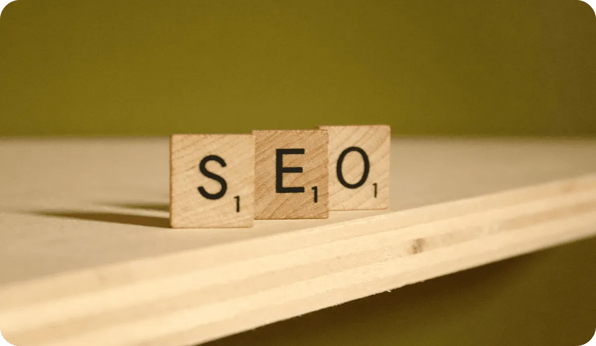 SEO in hout gegraveerd